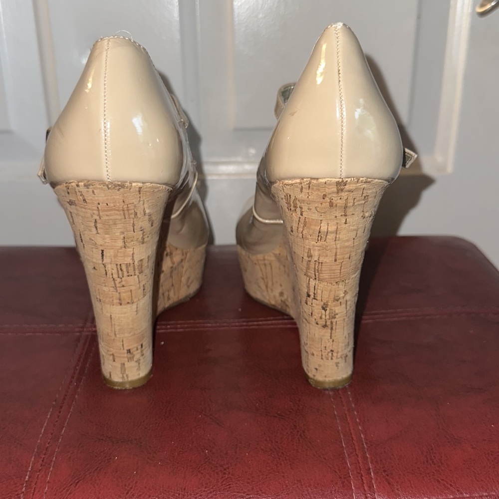 Guess - Picture 5 of 8